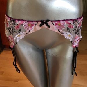 Victoria’s Secret floral embroidered garter